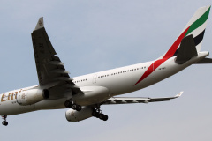 A6-EKX (Aviation &raquo; EPWA Spotting &raquo; Airbus A330-200 &raquo; Emirates)