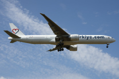 TC-MGG (Aviation &raquo; EPWA Spotting &raquo; Boeing 777-300ER &raquo; Mavi Gök Airlines)