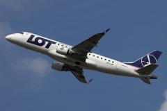 SP-LIR (Lotnictwo &raquo; Spotting na EPWA &raquo; Embraer E175 (ERJ-170-200) &raquo; Polskie Linie Lotnicze LOT)