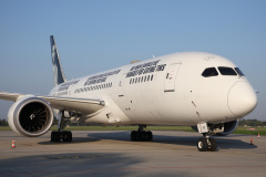 P4-787 (malowanie-protest przeciwko reżimowi irańskiemu) (Lotnictwo &raquo; Spotting na EPWA &raquo; Boeing 787-8 Dreamliner &raquo; Comlux Aruba)