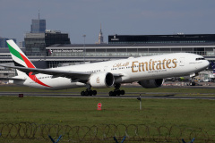 A6-EGZ (Aviation &raquo; EPWA Spotting &raquo; Boeing 777-300ER &raquo; Emirates)
