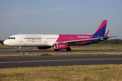 HA-LTD (Lotnictwo &raquo; Spotting na EPWA &raquo; Airbus A321-200 &raquo; Wizz Air)