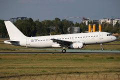 LY-BRB, Heston Airlines (Lotnictwo &raquo; Spotting na EPWA &raquo; Airbus A320-200)