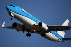 PH-BXG (nowe malowanie) (Lotnictwo &raquo; Spotting na EPWA &raquo; Boeing 737-800 &raquo; KLM Royal Dutch Airlines)