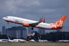 UR-SQF (Lotnictwo &raquo; Spotting na EPWA &raquo; Boeing 737-800 &raquo; SkyUp Airlines)