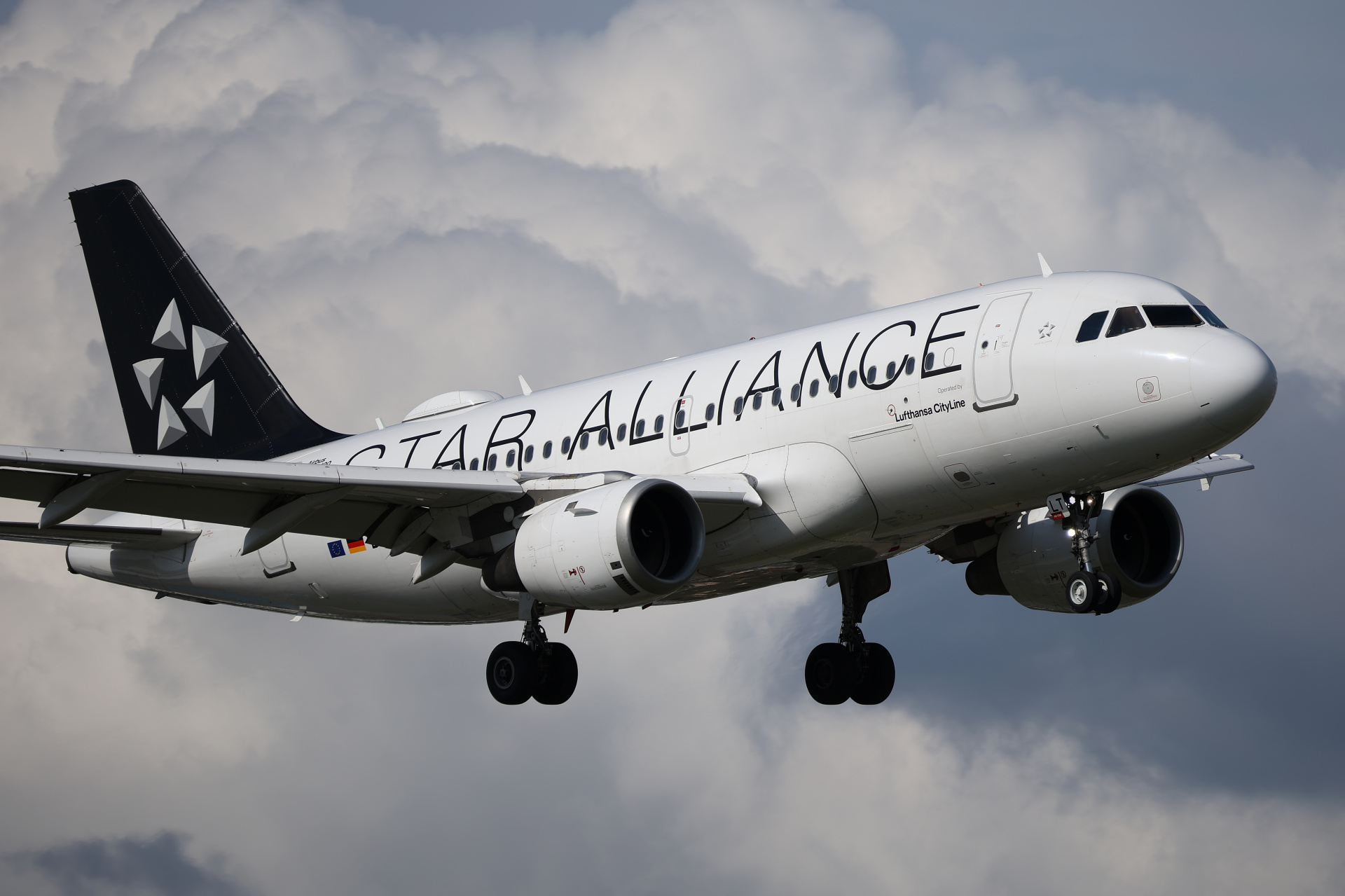 D-AILT, Lufthansa CityLine (Star Alliance livery) (Aviation &raquo; EPWA Spotting &raquo; Airbus A319-100 &raquo; Lufthansa)