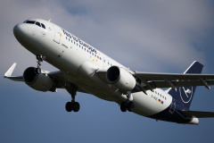 D-AIUC (malowanie "Yes to Europe") (Lotnictwo &raquo; Spotting na EPWA &raquo; Airbus A320-200 &raquo; Lufthansa)