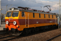 104Ec, EP09-046 (naklejka lokomotywowni Krak&oacute;w Prokocim) (Pojazdy &raquo; Pociągi i lokomotywy &raquo; Pafawag 104E, PKP Intercity)