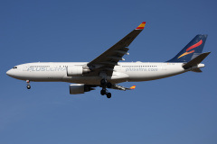 EC-KOM (Lotnictwo &raquo; Spotting na EPWA &raquo; Airbus A330-200 &raquo; Plus Ultra Líneas Aéreas)