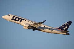 SP-LIR (Aviation &raquo; EPWA Spotting &raquo; Embraer E175 (ERJ-170-200) &raquo; LOT Polish Airlines)