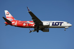 SP-LVL (malowanie "Itaka. Świat jest piękny") (Lotnictwo &raquo; Spotting na EPWA &raquo; Boeing 737-8 MAX &raquo; Polskie Linie Lotnicze LOT)