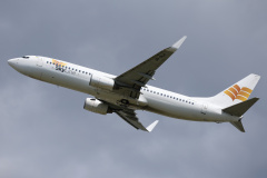 UR-SLH (Aviation &raquo; EPWA Spotting &raquo; Boeing 737-800 &raquo; SkyLine Express Airline)