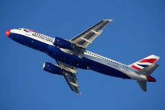 G-EUUR (czerwony nos) (Lotnictwo &raquo; Spotting na EPWA &raquo; Airbus A320-200 &raquo; British Airways)