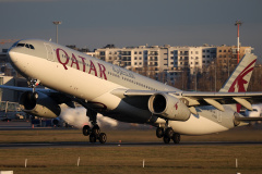 A7-AEQ (Lotnictwo &raquo; Spotting na EPWA &raquo; Airbus A330-300 &raquo; Qatar Airways)