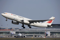 B-32MG (Aviation &raquo; EPWA Spotting &raquo; Airbus A330-200P2F, Beijing Capital Airlines (Jiangxi International Cargo))