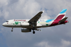 9H-EXQ (naklejki "Steiermark. Das Gr&uuml;ne Herz") (Lotnictwo &raquo; Spotting na EPWA &raquo; Airbus A319-100 &raquo; Eurowings)