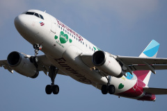 9H-EXQ (naklejki "Steiermark. Das Gr&uuml;ne Herz") (Lotnictwo &raquo; Spotting na EPWA &raquo; Airbus A319-100 &raquo; Eurowings)