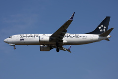 SP-LVF (malowanie Star Alliance) (Lotnictwo &raquo; Spotting na EPWA &raquo; Boeing 737-8 MAX &raquo; Polskie Linie Lotnicze LOT)
