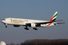 A6-EMM, Emirates (Lotnictwo &raquo; Spotting na Ferihegy &raquo; Boeing 777-300)