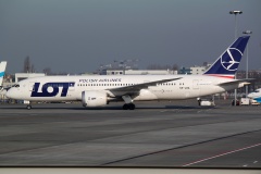 SP-LRA (Lotnictwo &raquo; Spotting na EPWA &raquo; Boeing 787-8 Dreamliner &raquo; Polskie Linie Lotnicze LOT)