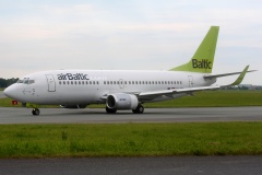 YL-BBL, airBaltic (Aviation &raquo; EPWA Spotting &raquo; Boeing 737-300)