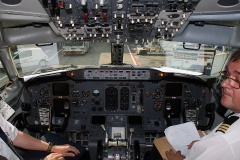 Boeing 737-500, SP-LKF, LOT Polish Airlines - cockpit (Travels &raquo; US Trip 3: The Roads Not Taken &raquo; Aircraft)